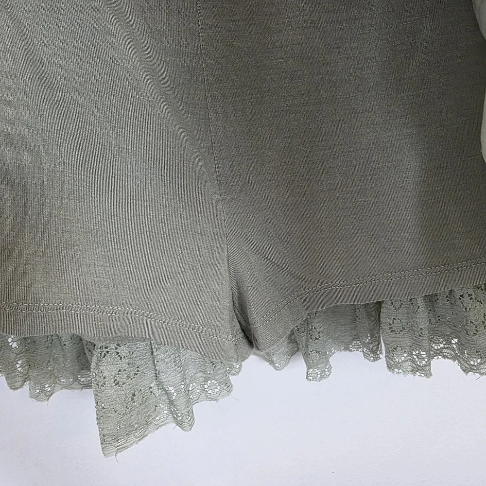 American Eagle Sage‎ Green Coquette Summer High Waisted Ruffle Mini Skort Size L